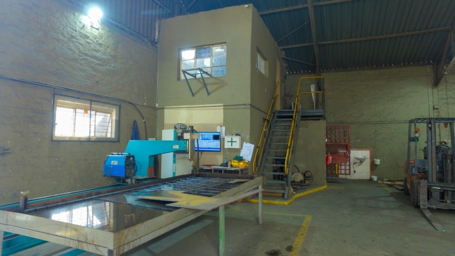 To Let commercial Property for Rent in Oos Einde North West
